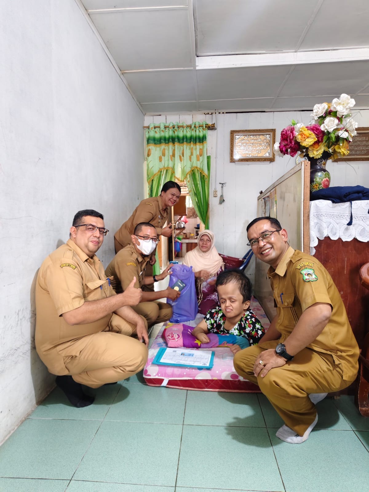 TIM REAKSI CEPAT MELAYANI ADMINISTRASI KEPENDUDUKAN UNTUK LANSIA DAN ORANG DENGAN DISABILITAS SECARA